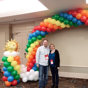 balloon arch rainbow